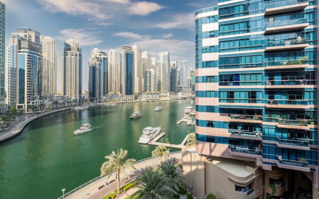 Maison Privee - Sleek Apt with Dubai Marina Vws & Premium Facilities.