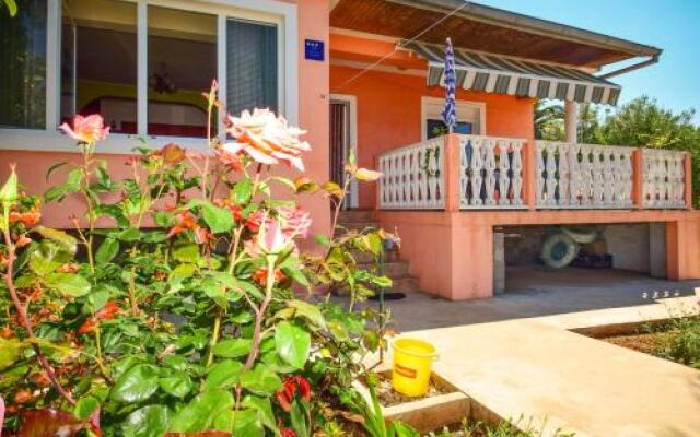 Holiday House Anica 1313