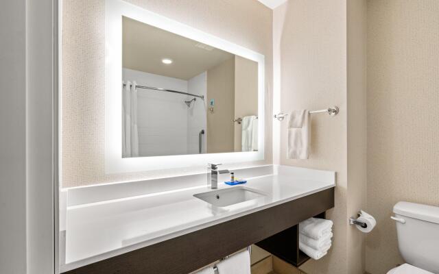 Holiday Inn Express & Suites Klamath Falls Central by IHG
