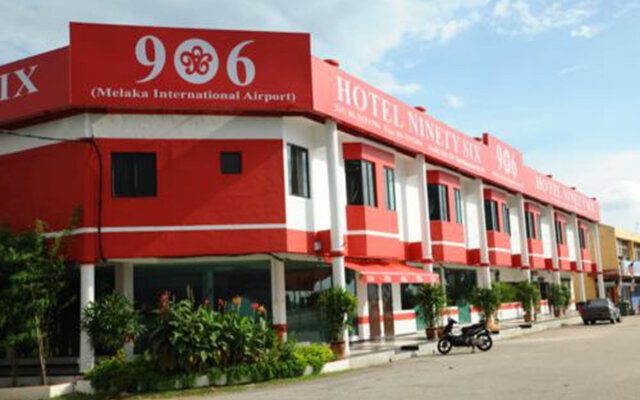 906 Hotel Airport Melaka