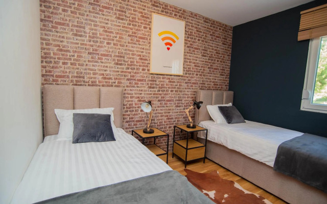 Stylish Two Bedroom Apartment at Ljubovic-Hill Park