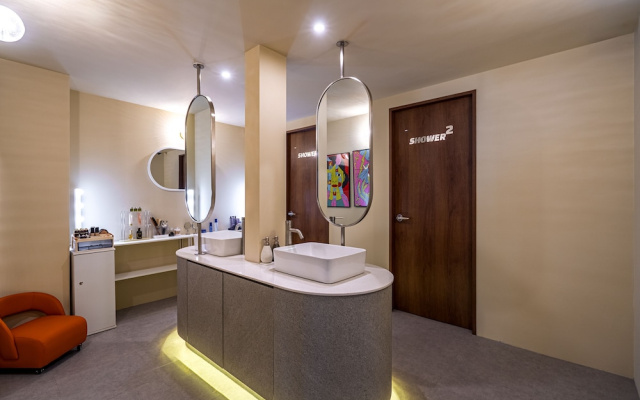 Crashin Yongsan Guesthouse
