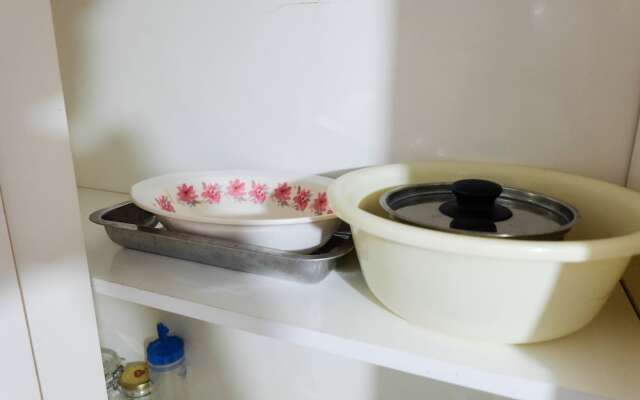 Spacious 3BR Poins Square Apartment