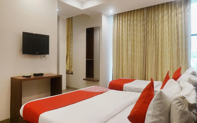 OYO 16354 Hotel Sai Srushti
