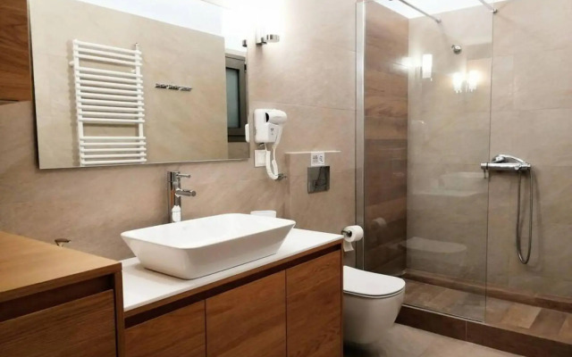 Elegant Apartment in Acropolis
