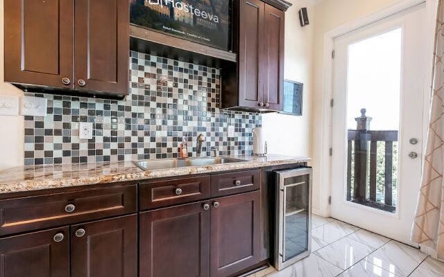 Stylish Condos Close to Art and Culture