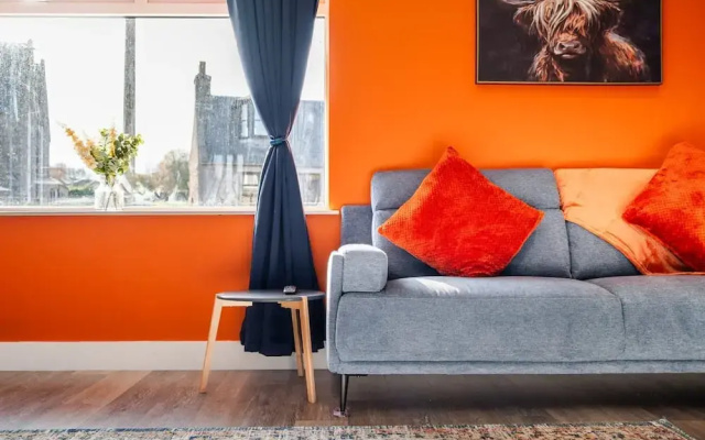 3 Bedroom Stylish Ground Floor Flat