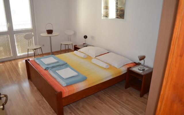 Apartment Folic Sutomore