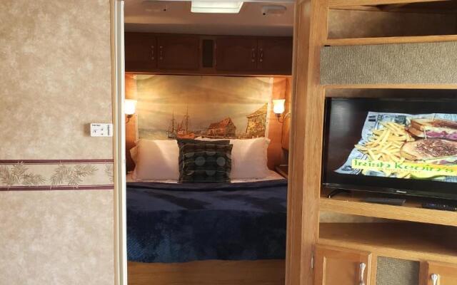 Tiny House RV, Kayak