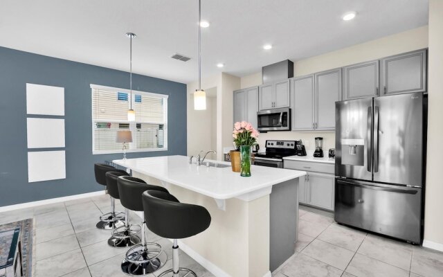 Comfy House at Compass Bay Cb102