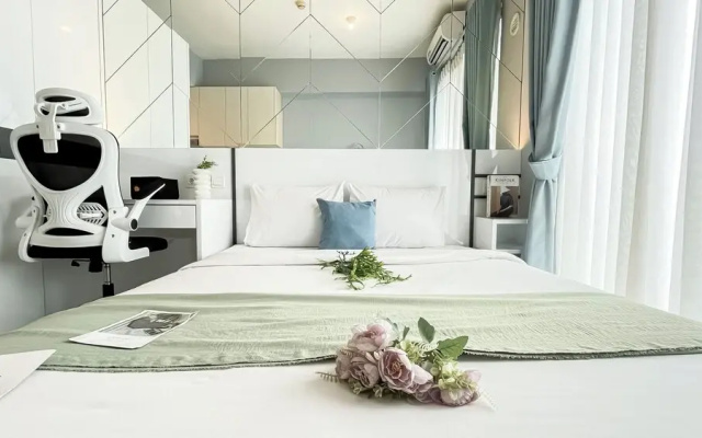Strategic And Homey Studio At Apartment Sky House Bsd