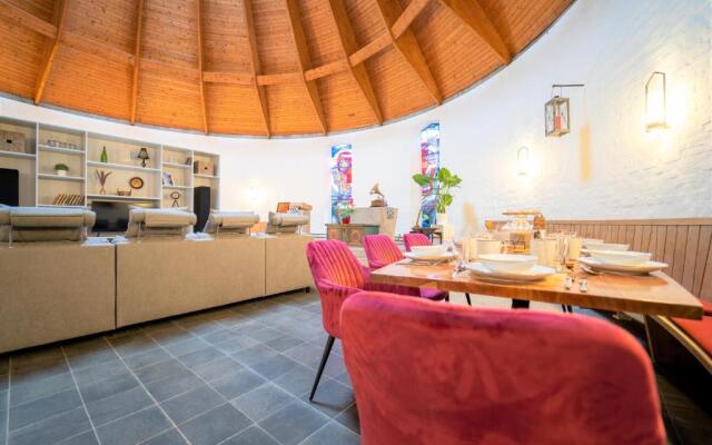 dreamcation - Wohnen in KIRCHE, 3D-Tour, Terrasse, BBQ, Küche, Kamin, 180qm