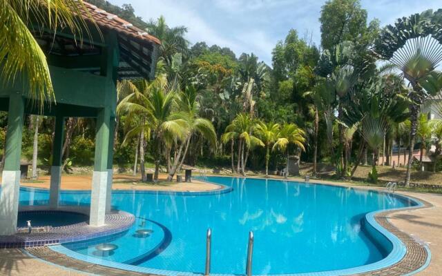 Teluk Batik Holiday Apartment