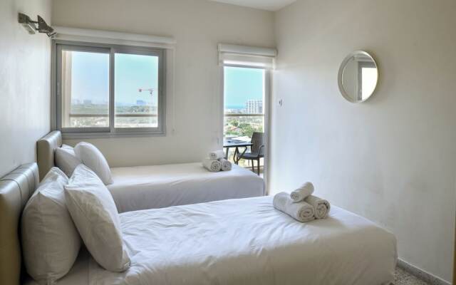3BR SeaView Apt by the Beach by SeaNRent