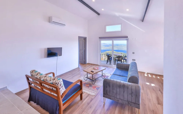 3 House Apart
