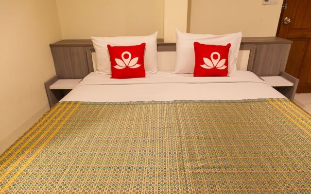 ZEN Rooms Samsen 3