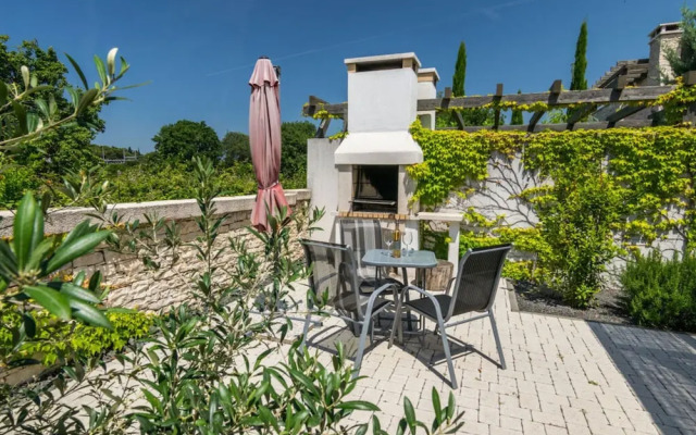 Villa Zelda Comfortable Holiday Residence