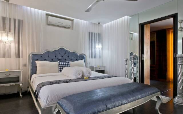 Private Villa in Seminyak 1142