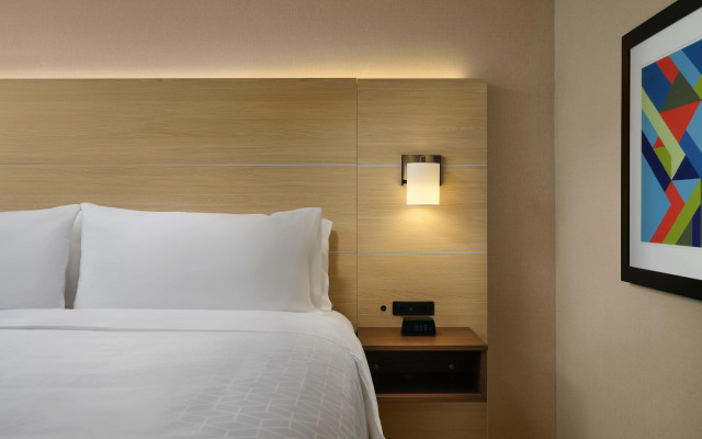 Holiday Inn Express & Suites Lockport by IHG