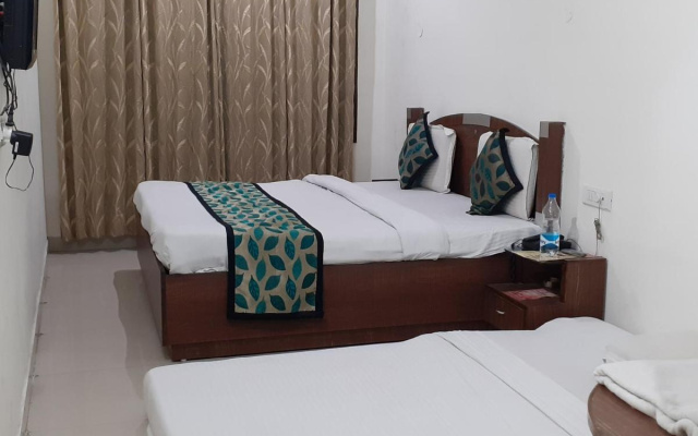 Hotel Holiday Comfort - 800 mts from Jallianwala Bagh, Amritsar