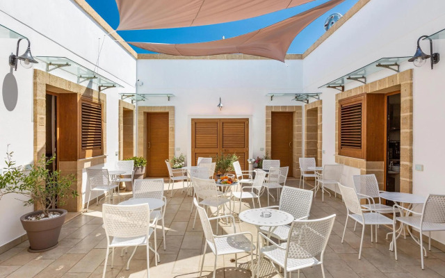 Hotel Roma by BarbarHouse