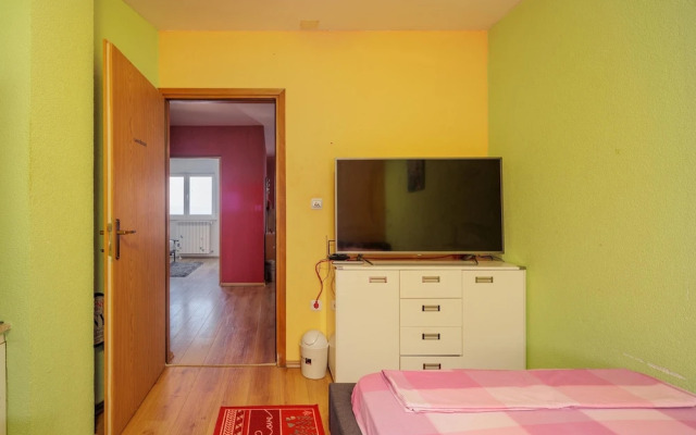 Colourful Seaview Apartment