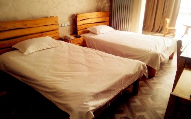 Longbai Business Hotel