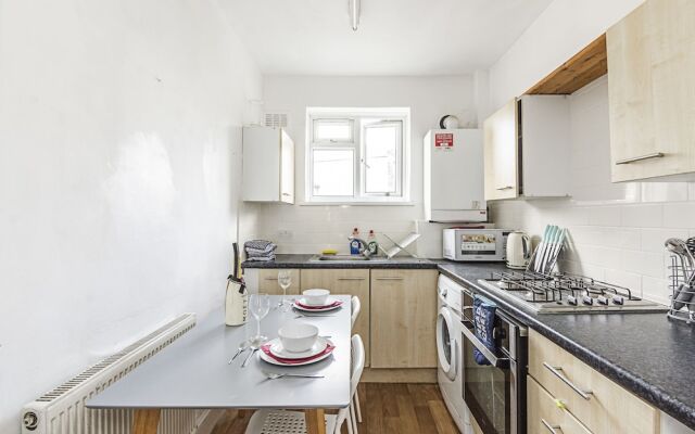 Modern City Apartment Aldgate