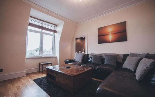 Prime 2 Bedroom City Centre Apt