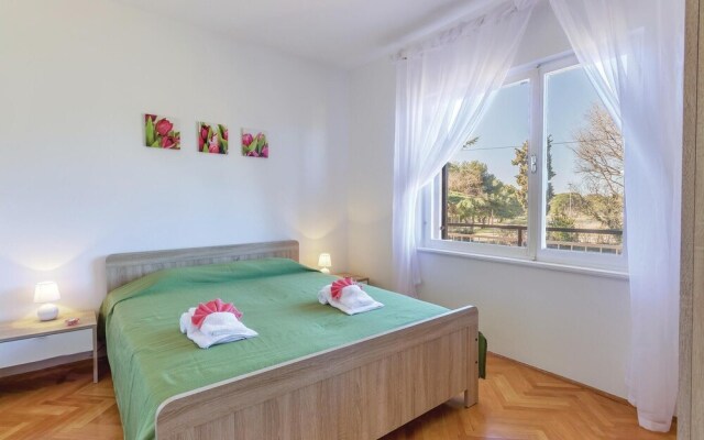 Amazing Home in Valbandon With Wifi and 2 Bedrooms