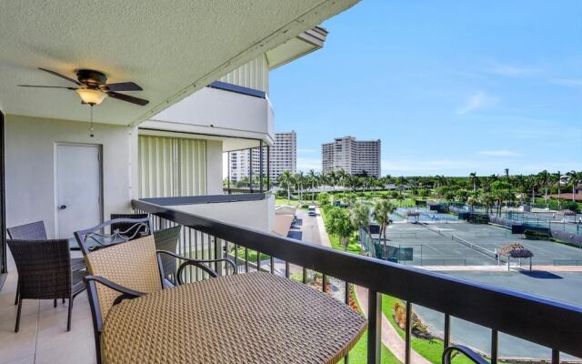 Condo in Community With Beach Access, Pool and Tennis