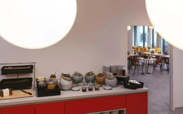 Holiday Inn - the niu, Form Stuttgart Feuerbach by IHG