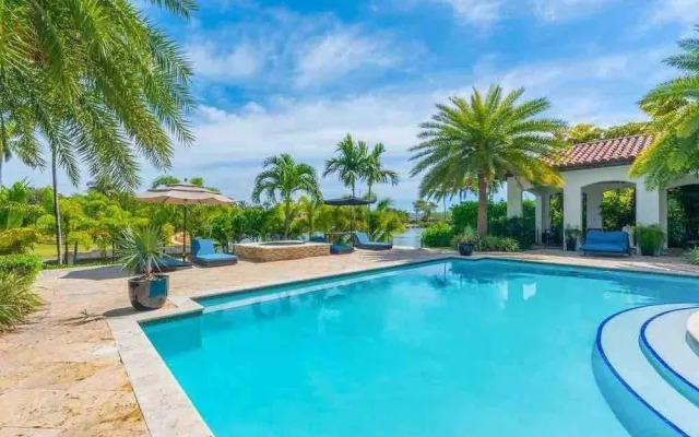 Villa Waterfront