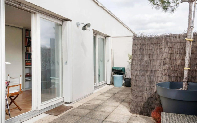 Rooftop studio with terrace