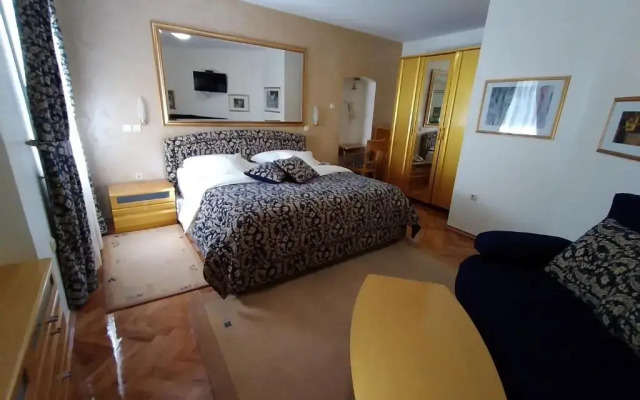 Hotel Livadic