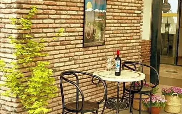 Hotel Tela & Mareli Winery