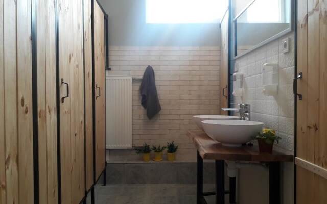 Eco Hostel DROVA