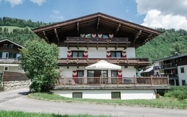 Bhome Gästehaus b&b / Apartments