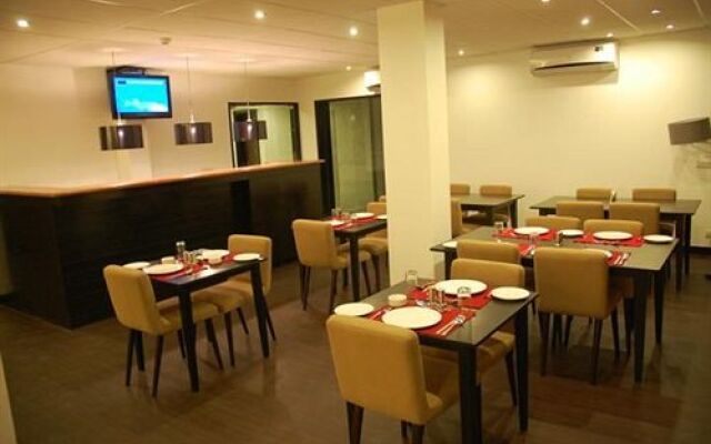 Hotel Red Earth
