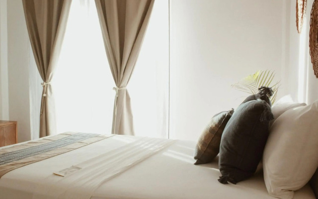 Noah Beach Hotel & Suites