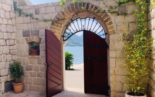 Stone house 264