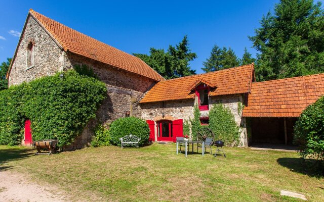 Charming And Romantic Domain With 5 Gites