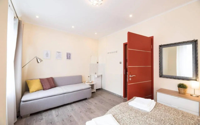 Ultra central large home with AC and balcony