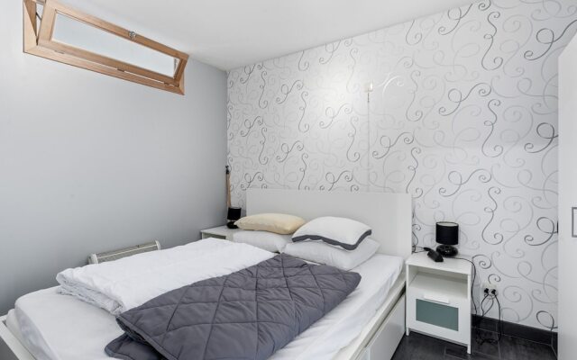 Sunny Apartment With Sea-views