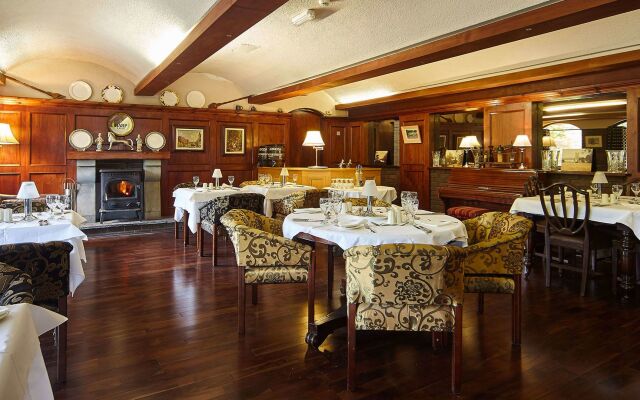 The Cedar Lodge Hotel and Restaurant
