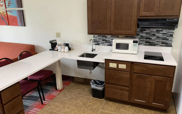 Sandalwood Studios & Suites