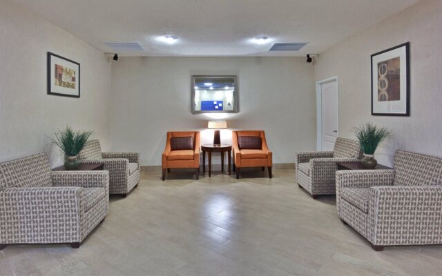 Holiday Inn Express Hotel & Suites Grants - Milan by IHG