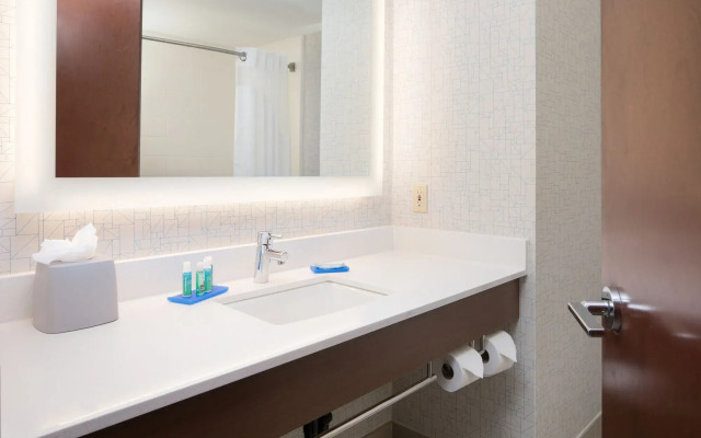 Holiday Inn Express Louisville Northeast by IHG