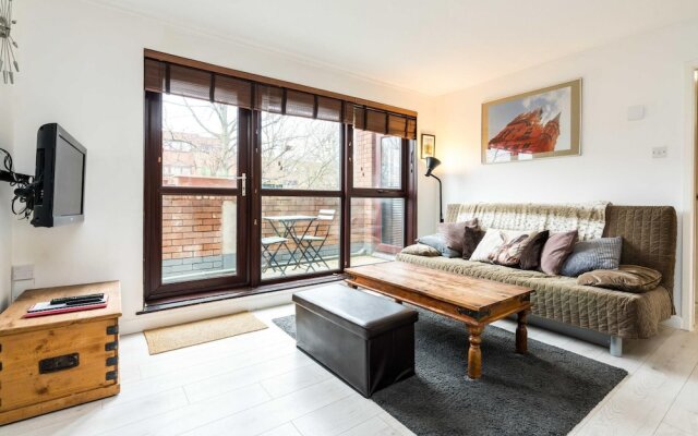 Luxury Islington Apartment with Balcony