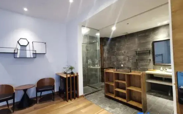 Ruo Ri Wang Lou B&B（Shanghai Zhujiajiao Ancient Town Store）